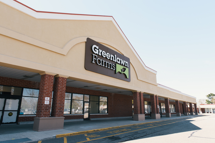 Greenlawn Plaza | Federal Realty Investment Trust