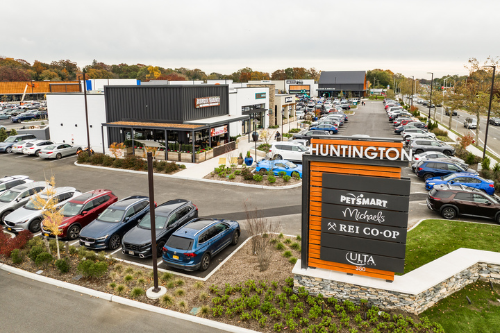 Huntington Shopping Center | Federal Realty Investment Trust