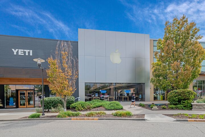 Town Center Crossing | Federal Realty Investment Trust